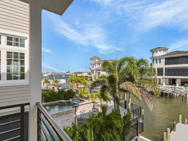 Fort Myers Beach Luxury Canal-Front Rental - 5 King Suites & Private Pool